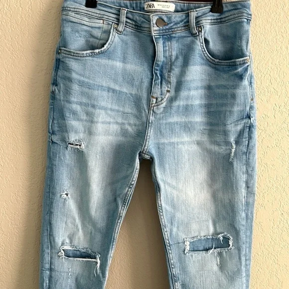 Zara Women's Ripped High Rise Jeans Sizes 32 - Picture 2 of 6